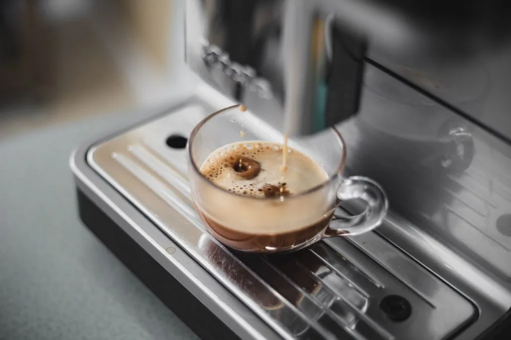 Автоматическая кофемашина готовит напиток &ndash; Coffice Украина